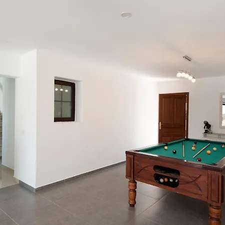 Villa Chinamar By *